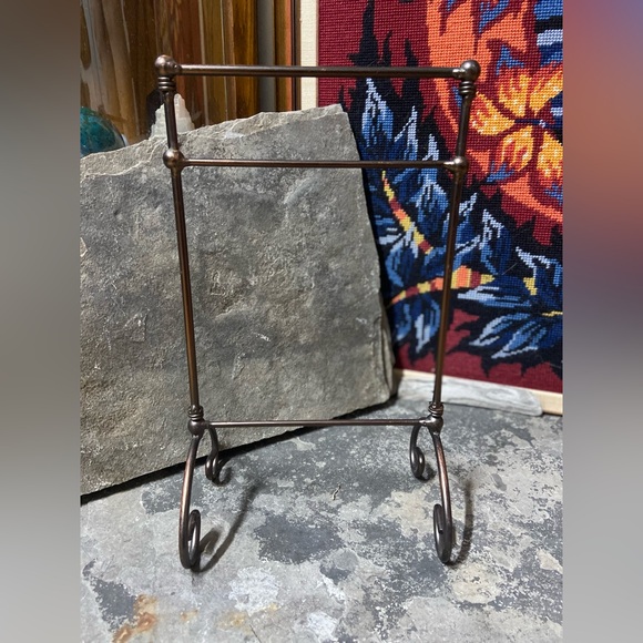 Bronze Toned Metal Jewelry Display Stand - Picture 2 of 5